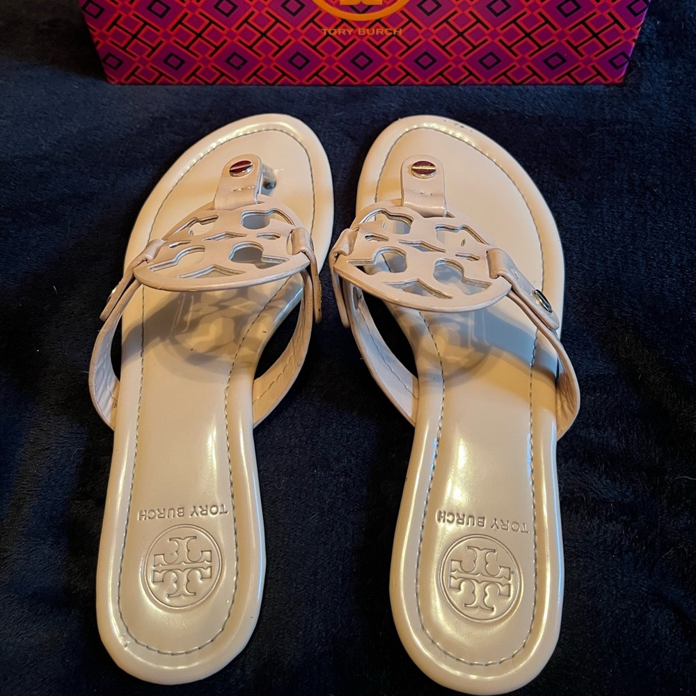 Tory Burch tan size 7 sandals